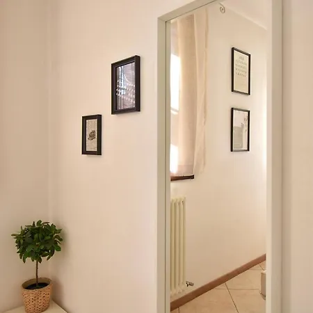 Apartment Red Flat